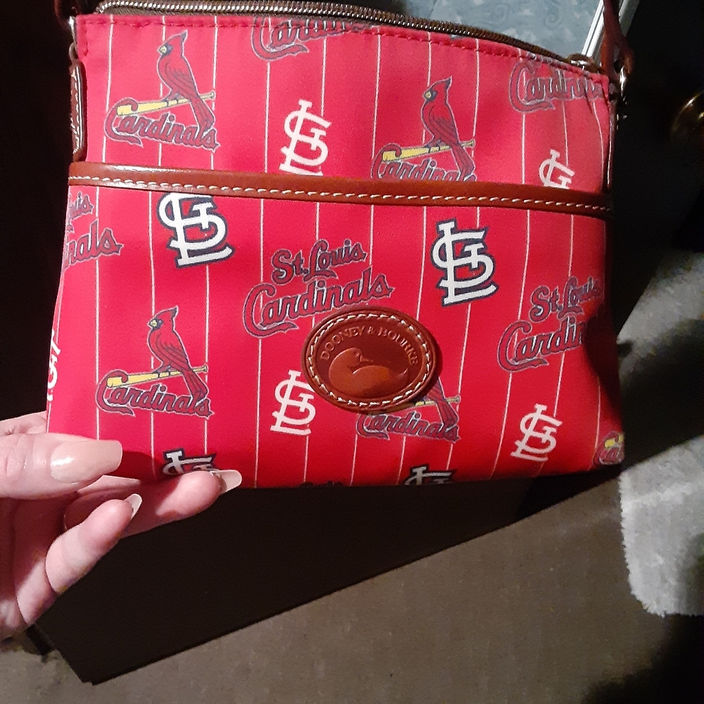 Dooney&Bourke MLB crossover and coin holder